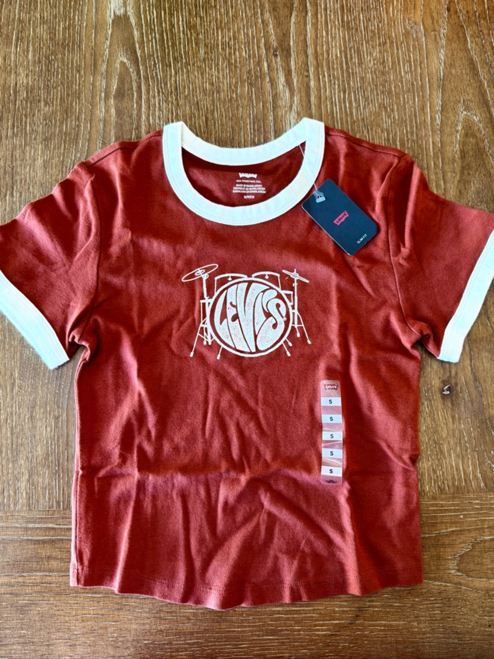 NWT Levi’s brick red DRUMS graphic cropped t-shirt S